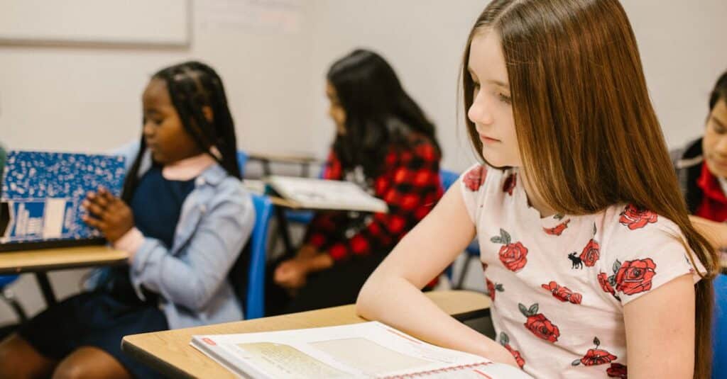 diverse-group-of-children-studying-in-a-classroom-setting
